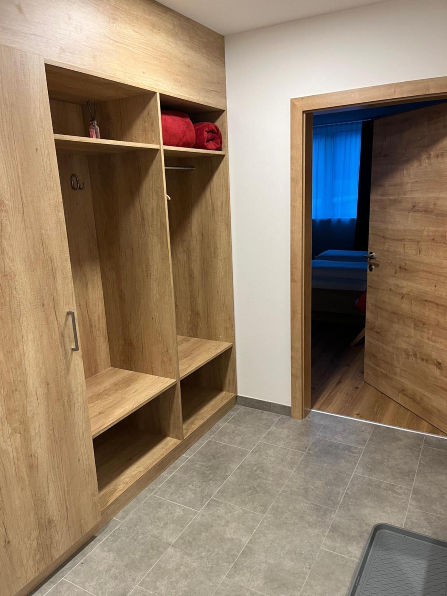 Penker Wirt Zimmer Bank Εξωτερικό φωτογραφία