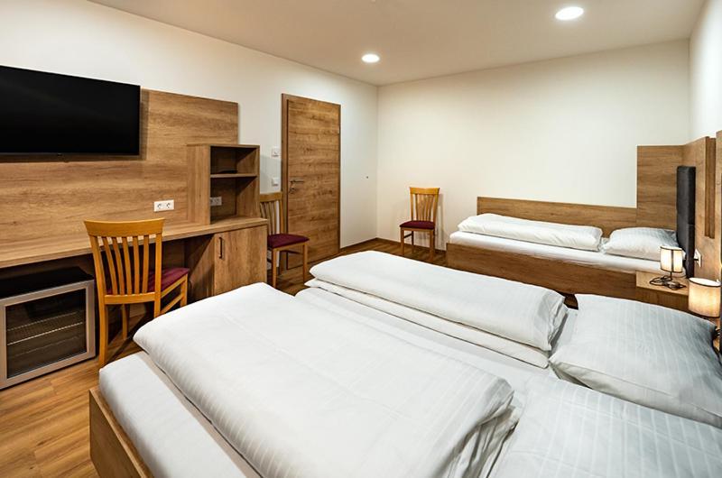 Penker Wirt Zimmer Bank Εξωτερικό φωτογραφία